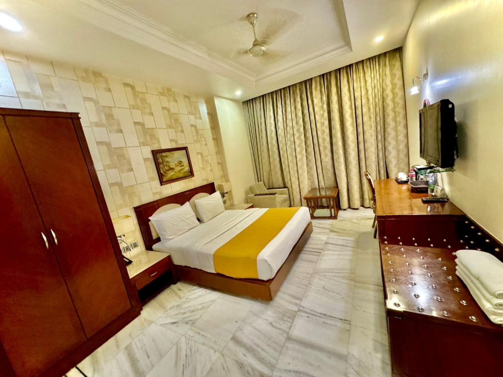 Hotel Florence Inn, Karol Bagh, New Delhi, 2 Min From Metro Extérieur photo
