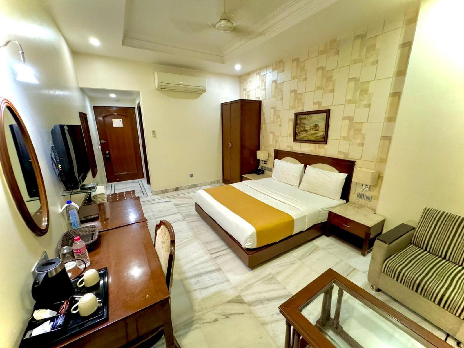 Hotel Florence Inn, Karol Bagh, New Delhi, 2 Min From Metro Extérieur photo