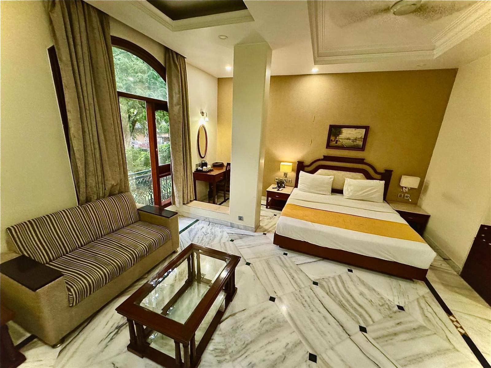 Hotel Florence Inn, Karol Bagh, New Delhi, 2 Min From Metro Extérieur photo