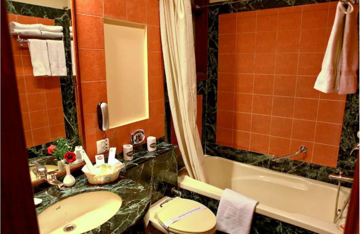 Hotel Florence Inn, Karol Bagh, New Delhi, 2 Min From Metro Extérieur photo